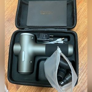 Deep tissue massage gun